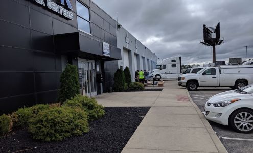 M&K Truck Centers, Des Plaines