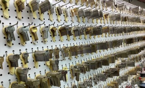 McKinney Locksmith Service 105 1/2, N Mantle Ave, Elizabethtown Kentucky 42701