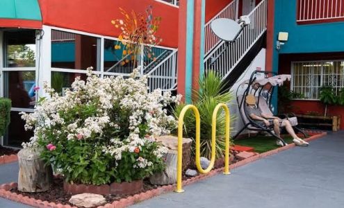 Sandia Peak Inn Old Town ABQ, a Howard Johnson by Wyndham