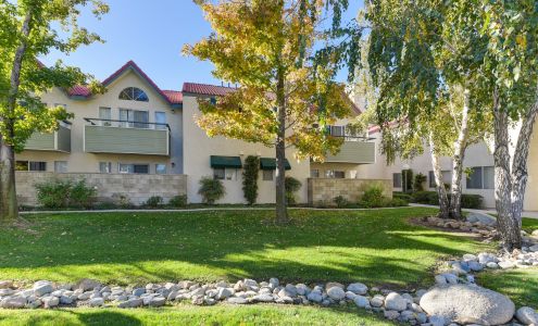 West Oaks Apartments