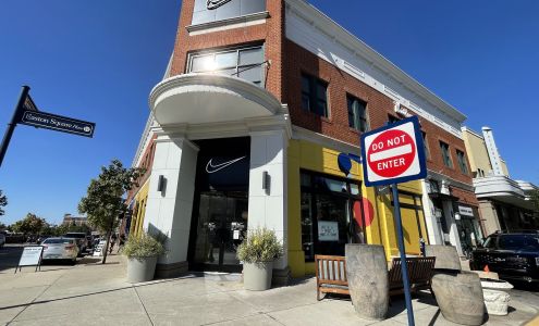 Nike Well Collective - Easton