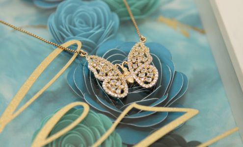 Hernandez Time's Gold Jewelry