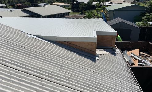 Hilo Roofing Crew