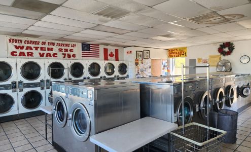 Palm Plaza Laundromat