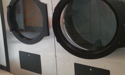 Launderland Of Brooksville