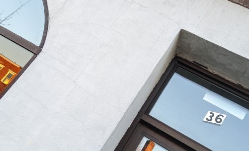 Henry's Dry Cleaners Inc