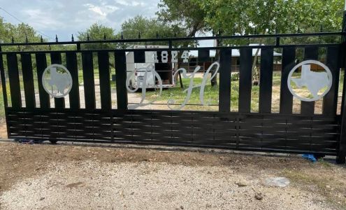 Medina's Quality Fencing and Welding