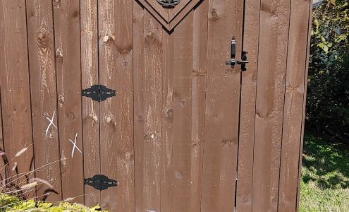 Strong Fence And Deck