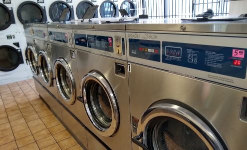 Big Bundles Laundromat & Dry Cleaners