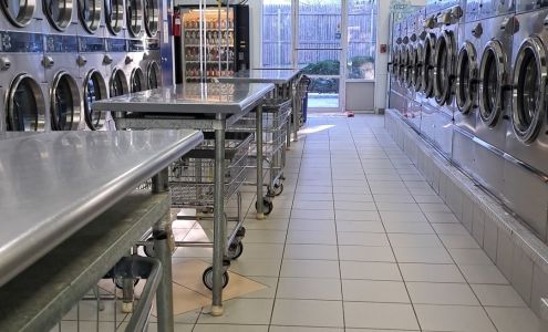 Woodfield Laundromat Express