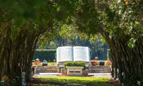 Lakeside Memory Gardens