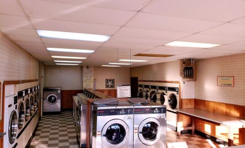 The Washroom 115 N Columbus Ave, Goldendale Washington 98620