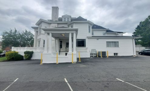 Alvarez Funeraria Inc