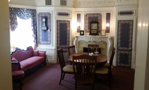 Applebee-McPhillips Funeral Home Inc