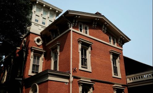 DeBord Snyder Funeral Home & Crematory