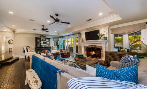 The Liz and Anna Team