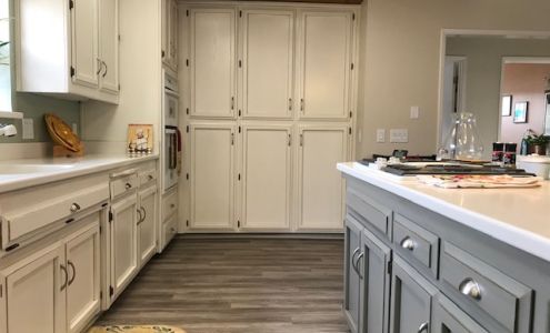 Karen's Custom Cabinets