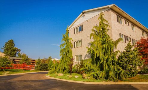 Creek Club Apartments