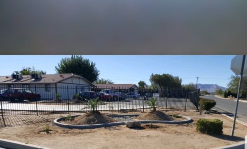 RLM landscaping and maintenance Saratoga Rd, Apple Valley California 92308