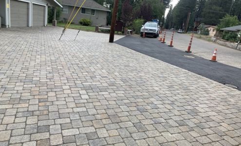 Earth & Stone Landscapes