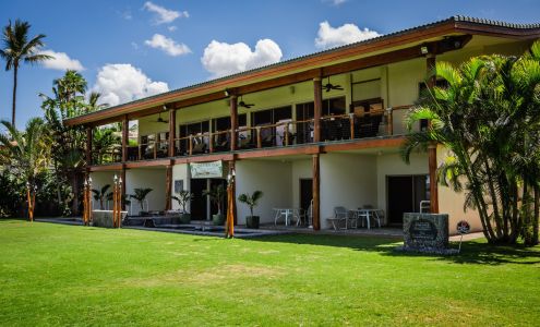 Aloha Aku Inn & Suites