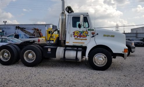 R & S Towing