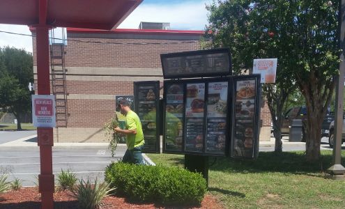 southlandpoolandlawn.com