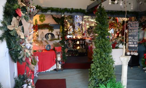 Carriage House Gifts & Flowers