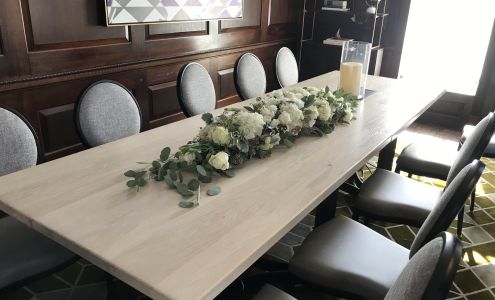 Full Bloom Flower Studio