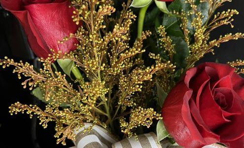 Flower Shop 306 S 4th St, Hayti Missouri 63851