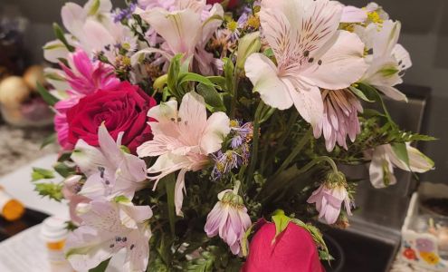 Floral Creations and Gifts