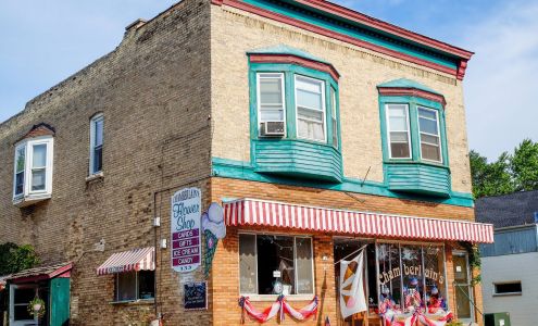 Chamberlains by Juls Floral & Gifts