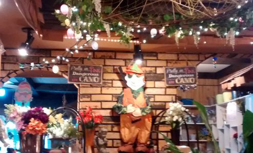 Bug & Bee Home Decor & Boutique