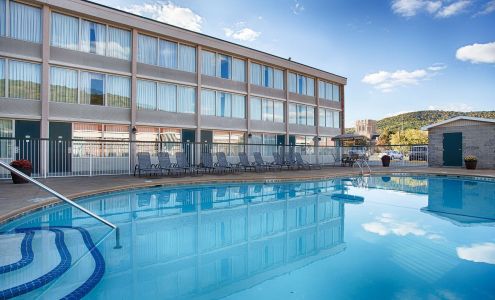 Best Western Plus Bradford Inn