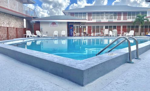 Garden Inn Homestead (BOOK DIRECT & SAVE)