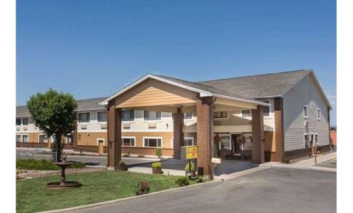 Super 8 by Wyndham Baker City