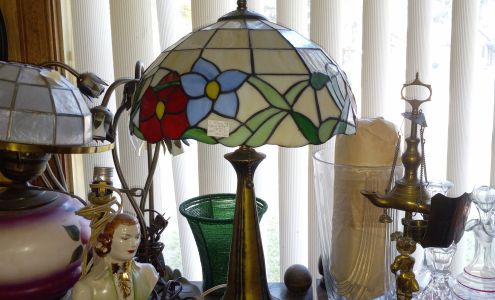 Fran's Fantasies Antiques