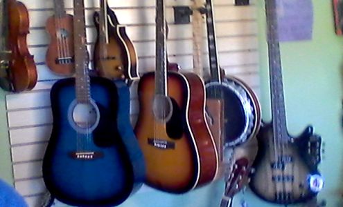 Vera's Music Shop Ezel