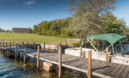 Crescent Lake Inn & Suites