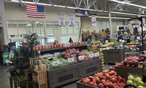 Hy-Vee Grocery Store