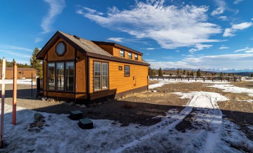 Sierra Meadows Ranch, Lodging and Equestrian Boarding