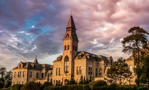Holiday Inn Manhattan at the Campus, an IHG Hotel