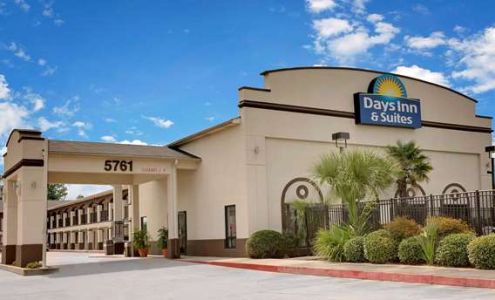 Days Inn & Suites by Wyndham Opelousas