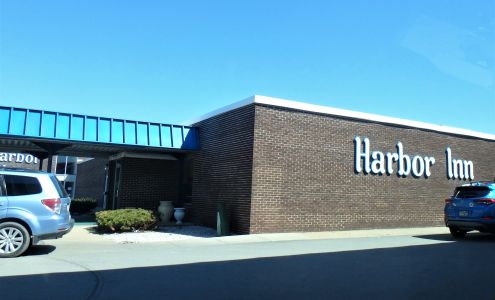 Harbor Inn