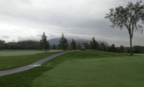 Restaurant La Seigneurie 241 Rue du Golf, Mont-Saint-Hilaire Quebec J3H 5Z7