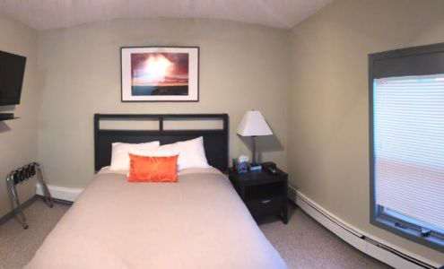 Aura by BLCS Hotel and Restaurant Baker Lake