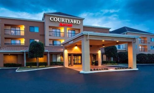 Courtyard Dothan