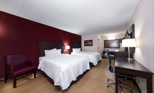 Red Roof PLUS+ Huntsville - Madison