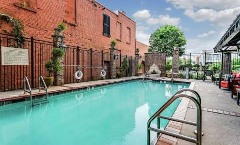 Hampton Inn & Suites Mobile- Downtown Historic District