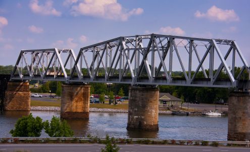 Gadsden Inn & Suites